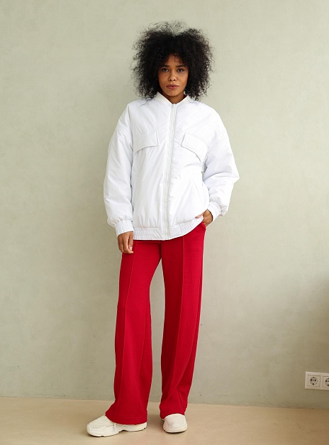 картинка Бомбер белый от магазина ICNTPRY