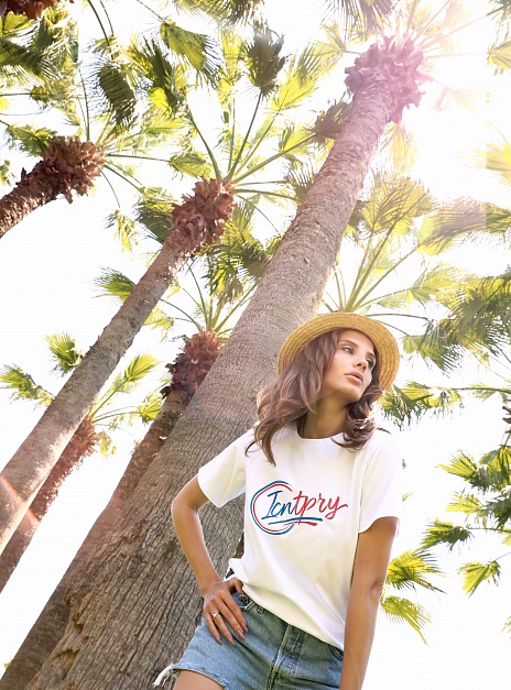 картинка Футболка женская с логотипом белая от магазина ICNTPRY