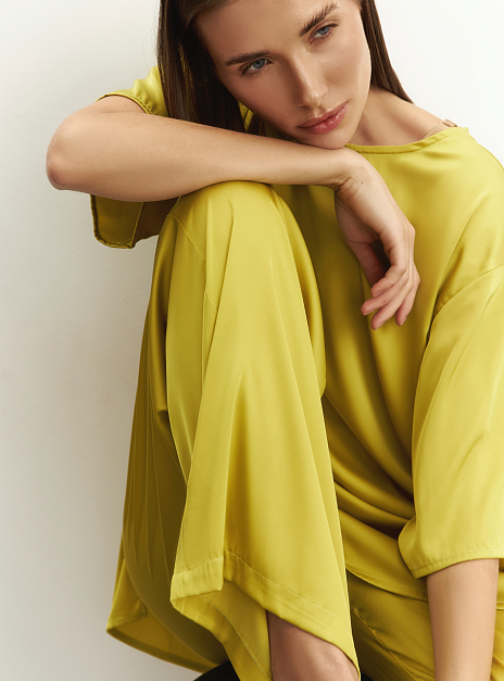 картинка Брюки атласные лайм от магазина ICNTPRY