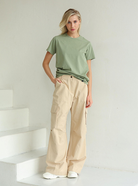 картинка Футболка женская оливковая от магазина ICNTPRY