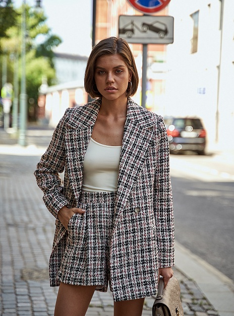 картинка Шорты букле красная полоска от магазина ICNTPRY